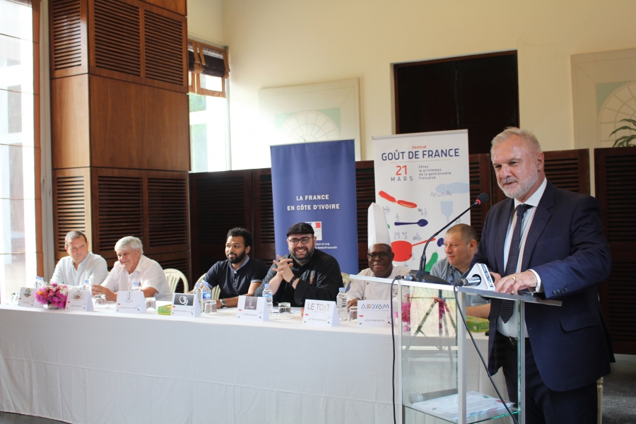 L’ambassadeur de France en Côte d’Ivoire (au pupitre) a donné un avant-goût de la cinquième édition de l’événement