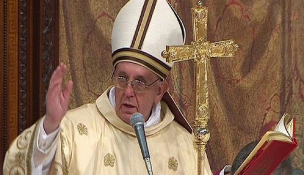 Le pape François a demandé aux nouveaux prêtres d'être des serviteurs de Dieu et non des fonctionnaires