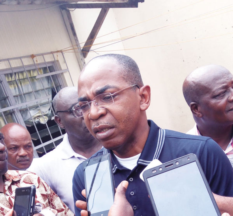 Le ministre Claude Isaac Dé a visité des zones à risques pour sensibiliser les populations