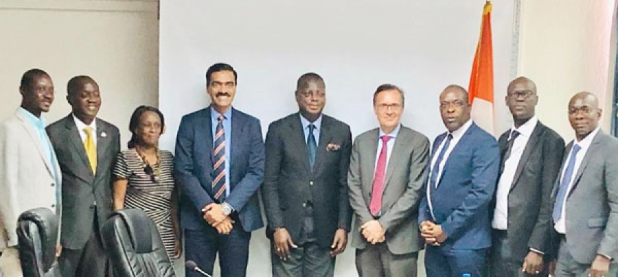 Mads Bo Larsen (au centre) a réitéré l’engagement de son Groupe aux côtés de la Côte d’Ivoire pour aider à soulager les diabétiques.