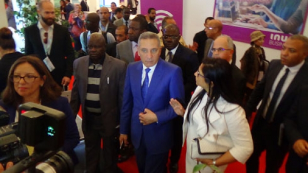 Moulay Hafid Elalamy, ministre marocain de l’Industrie, du Commerce, de l’Investissement et de l’Économie numérique lors de la visite des stand