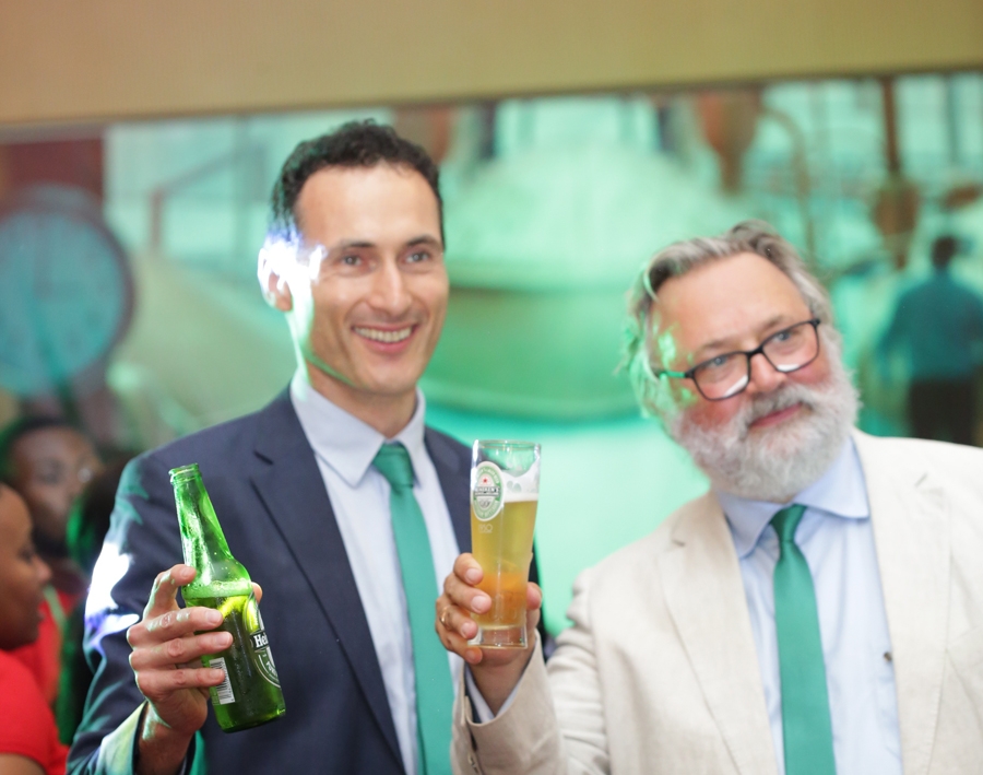 Laurent Théodore (directeur général de Brassivoire) et Heineken, Willen Van Waesberghe (Maitre brasseur du Groupe Heineken)