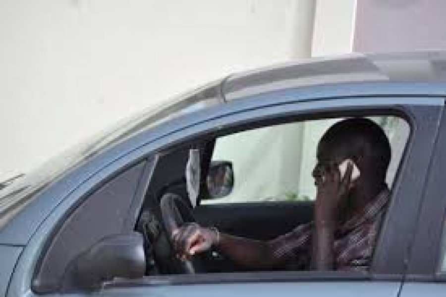 Utilisation du téléphone au volant: La police va punir les récalcitrants !  
