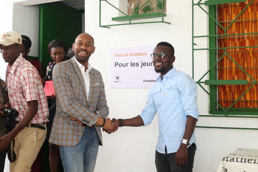 Habib Bamba (directeur de la transformation digitale et média à Orange Ci) et Obin Guiako (président de l’Association Baby Lab)