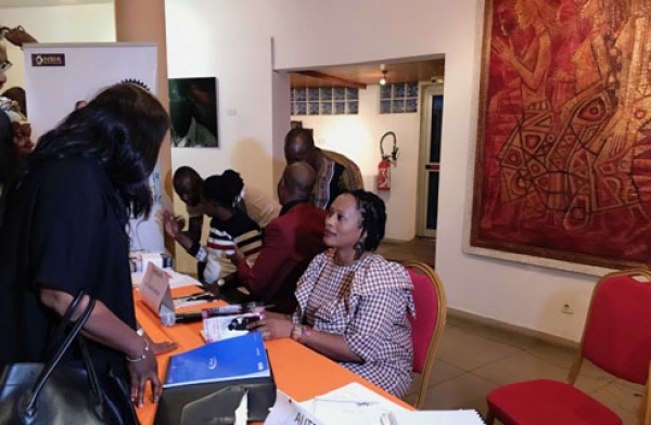 Autodidacte talentueuse, Sandia Fofana signe une œuvre engagée et volontariste de bon aloi.