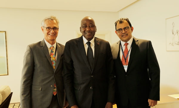 Amadou Gon Coulibaly (au centre) et les responsables du Groupe Unilever au terme de l’audience.