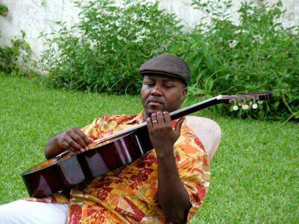 Luc Sigui, le talent chevillé au corps saura transmettre la magie du jazz à un public déjà conquis ou à conquérir.