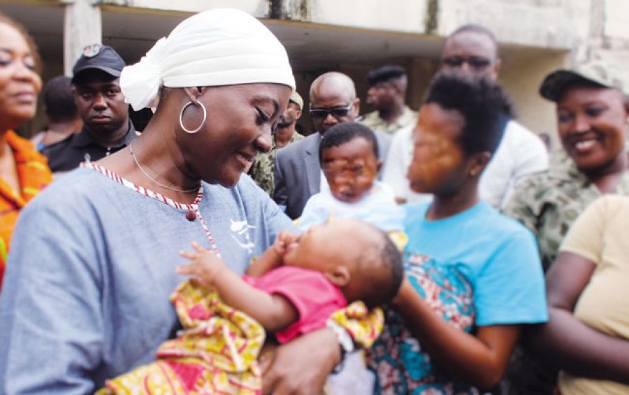La ministre Mariatou Koné sensible au cas des bébés qui sont avec leurs mères détenues.