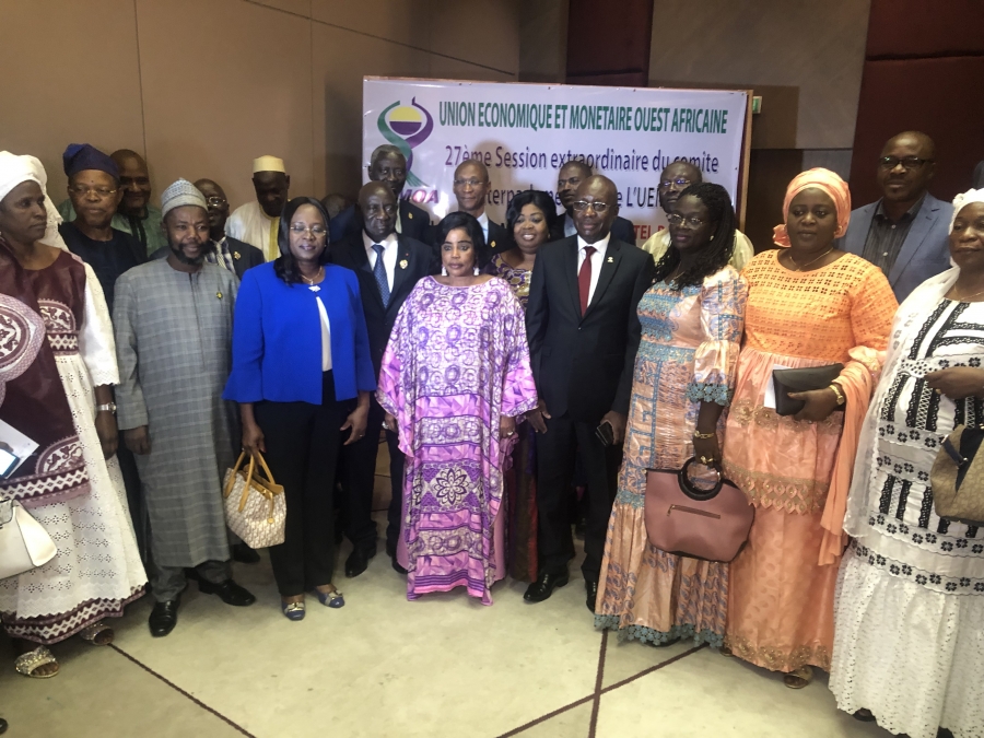 La présidente du Cip-Uemoa, Aka Véronique ; le vice-président Diawara Mamadou et des députés de l’espace Uemoa, après l’ouverture de la 27e session.