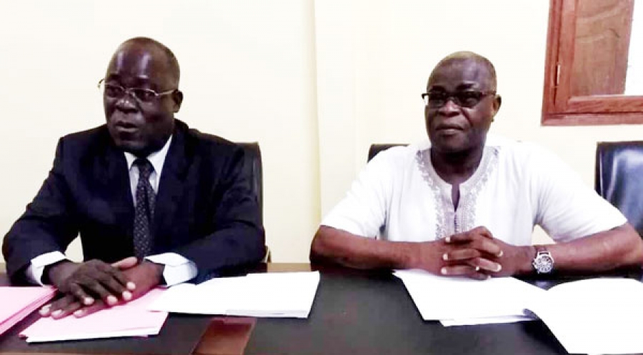 Kogbo Douoba (à gauche), directeur exécutif, invite tous les acteurs de la filière à mettre ensemble leurs expériences pour trouver des solutions à cette problématique.