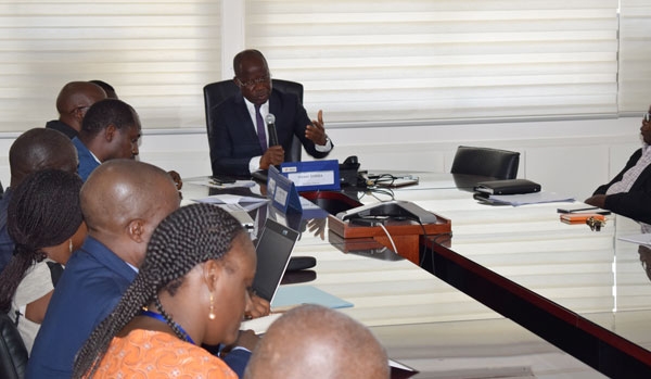 Le directeur général de l’Agence de gestion des routes (Ageroute), Pierre Dimba, était face à la presse le 7 mai pour faire le point sur la situation des ménages impactés par les travaux de construction du 4e pont.