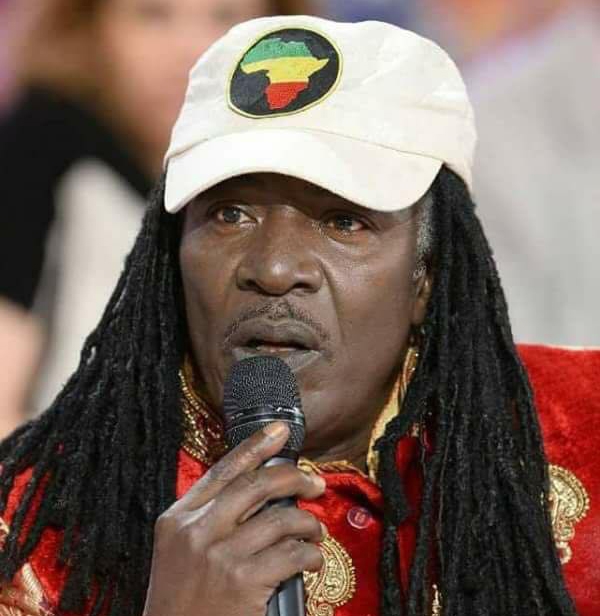 Alpha Blondy, une figure incontournable du reggae mondial (www.alphablondy.info)