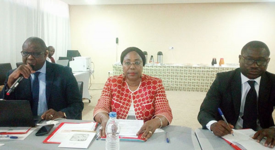La cérémonie d’ouverture de l’atelier a été présidée par Mme Aminata Ouattara Coulibaly, cheffe de cabinet du ministre de l’Intégration africaine et des Ivoiriens de l’extérieur (au centre). 
