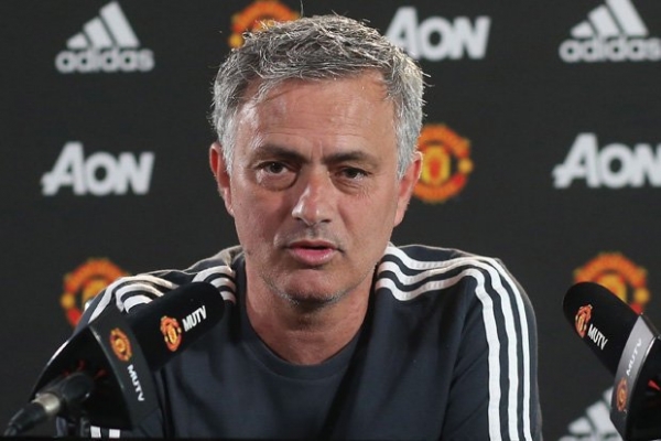 José Mourhinho, ex-entraineur de Manchester United annimera, à partir de mars 2019, une emission sur une radio russe