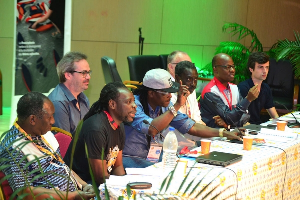 Aussi bien les artistes que les opérateurs culturels fondent un espoir quant à l’effectivité d’un nouveau cycle annoncé par Pr Yacouba Konaté (2e à partir de la droite), Dg du Masa, en 2020.