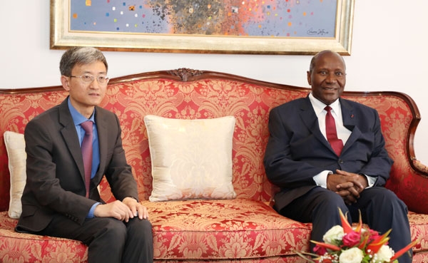 SEM Wan Li, ambassadeur de Chine, reçu en audience par le vice-Président, Daniel Kablan Duncan.
