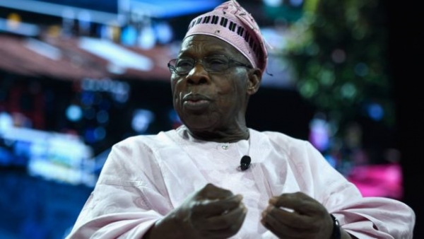 Olesegun Obasanjo ex homme fort du Nigeria (1999--2007) soutien Atiku Abubacar principal rival du président Buhari.