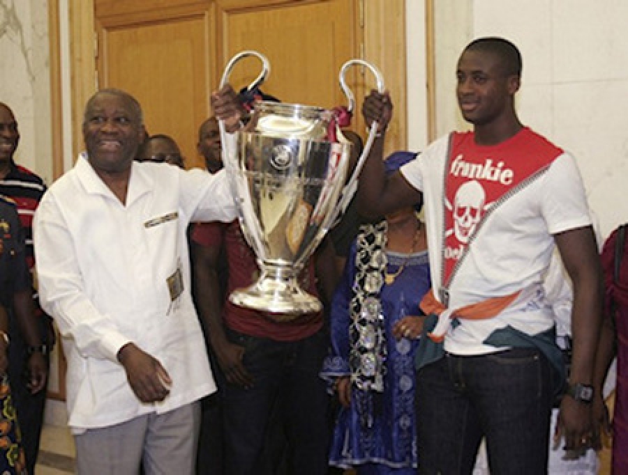 En 2009, après la victoire du Barça, Yaya Touré s'etait deplacé avec la coupe aux Grandes oreilles à Abidjan pour la présenter à l'ex-Chef de l'Etat, Laurent Gbagbo