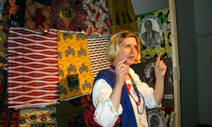Anne Grosfilley estime que le wax est le reflet complexe des liens qui unissent l'Afrique au reste du monde.