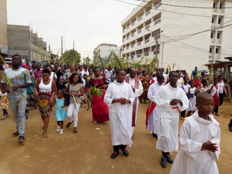 La procession de la fête des Rameaux de l'église Notre Dame de l'Espérance, dimanche 14 avril 2019