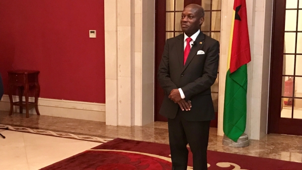 Le président bissau-guinéen, José Mário Vaz, lors de la cérémonie d'investiture des nouveaux ministres et secrétaires d’Etat du gouvernement annoncé par décret présidentiel, à Bissau, le 31 octobre 2019.