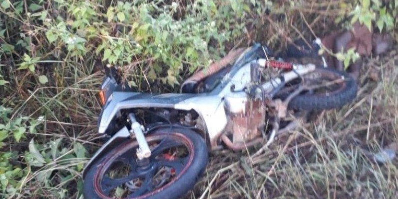 un motocycliste retrouvé mort dans la broussaille. (DR)