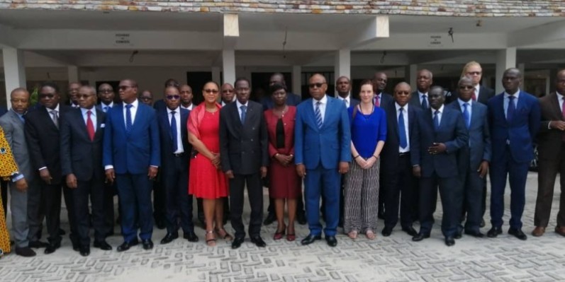 Le président N’golo Coulibaly et les experts de l’Ins ont échangé sur les résultats d’une enquête nationale sur la corruption. (Photo : d’archives)