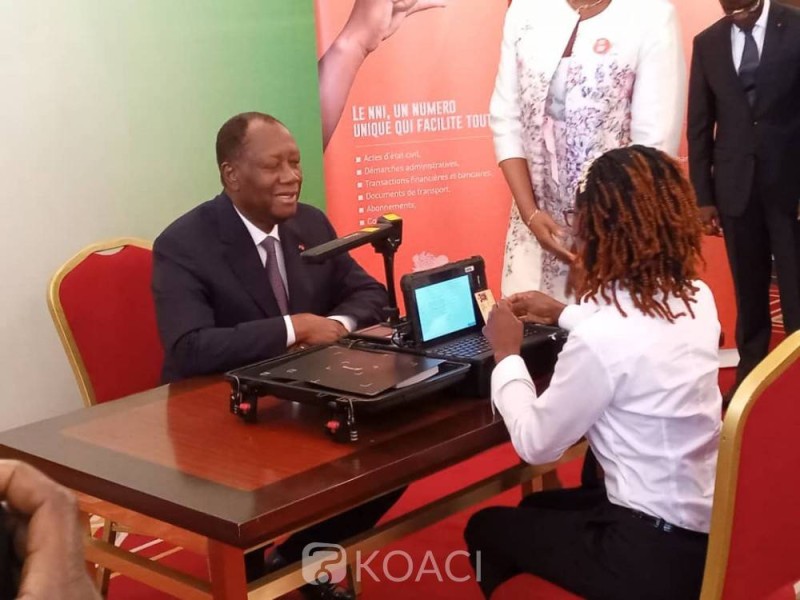 Le Président Alassane Ouattara, lors de son enrôlement à la Présidence. (DR)
