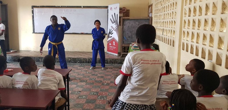 Les élèves du CM initiés au Vovinam viet vo dao (DR)
