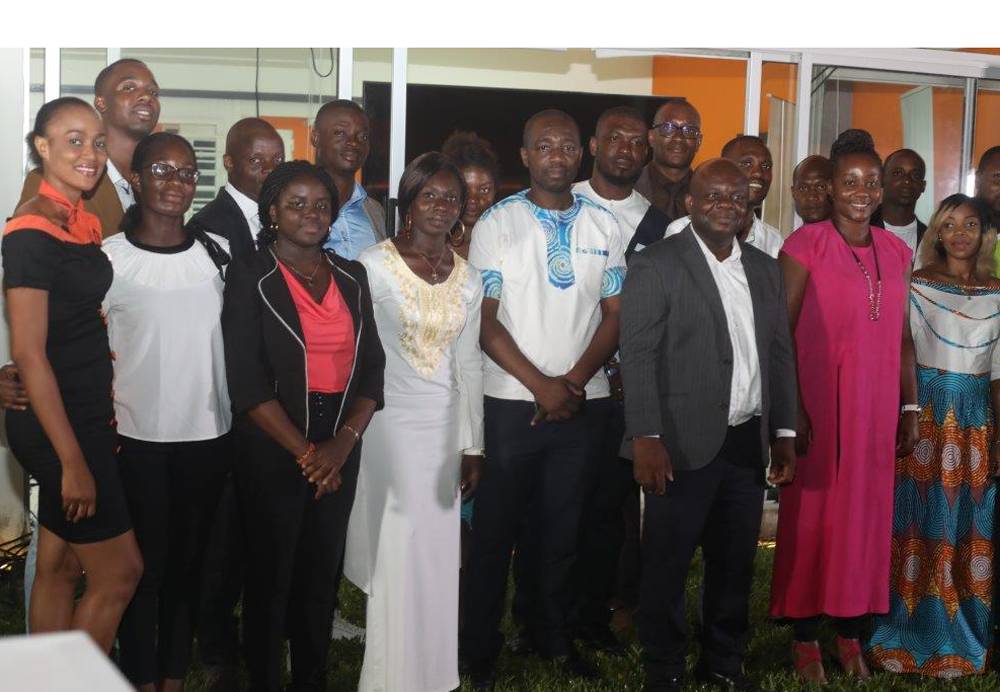 Les porteurs de projet pose avec leurs formateurs (DR)