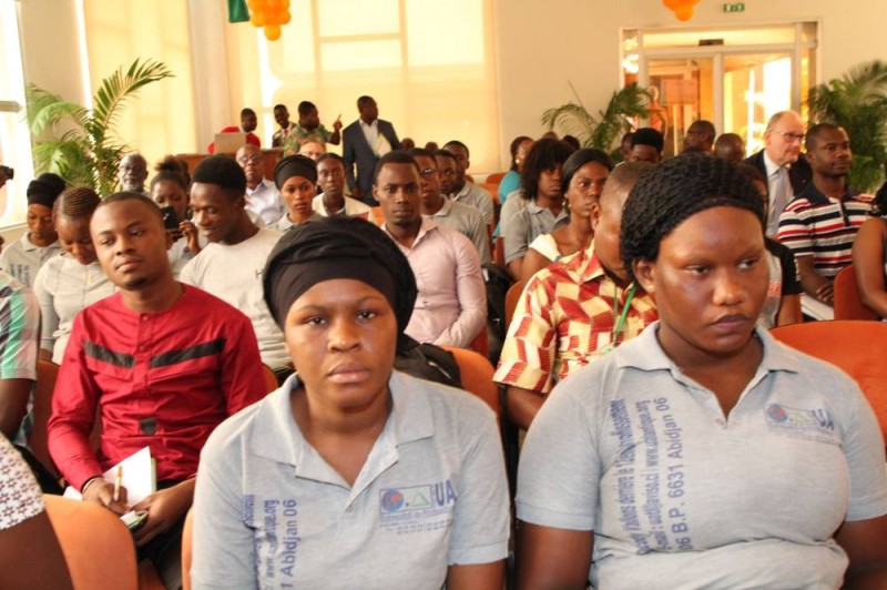 Des étudiants de l'Université d'Abidjan venus en grand nombre assister aux différents panels (Joséphine Kouadio)