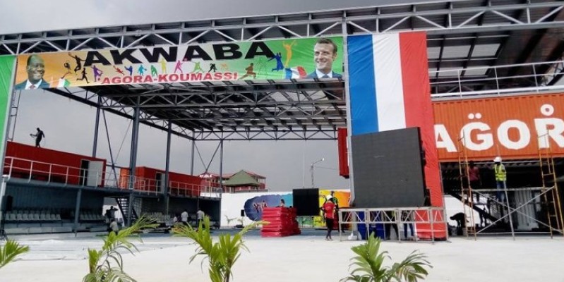 Les Présidents Ouattara et Macron procèdent à l'inauguration du projet. (Edouard Koudou)