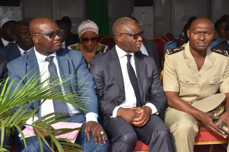 Ahmed Diomandé, directeur de cabinet du ministère des Transports (au centre), a procédé au lancement officiel de cette campagne. (DR)