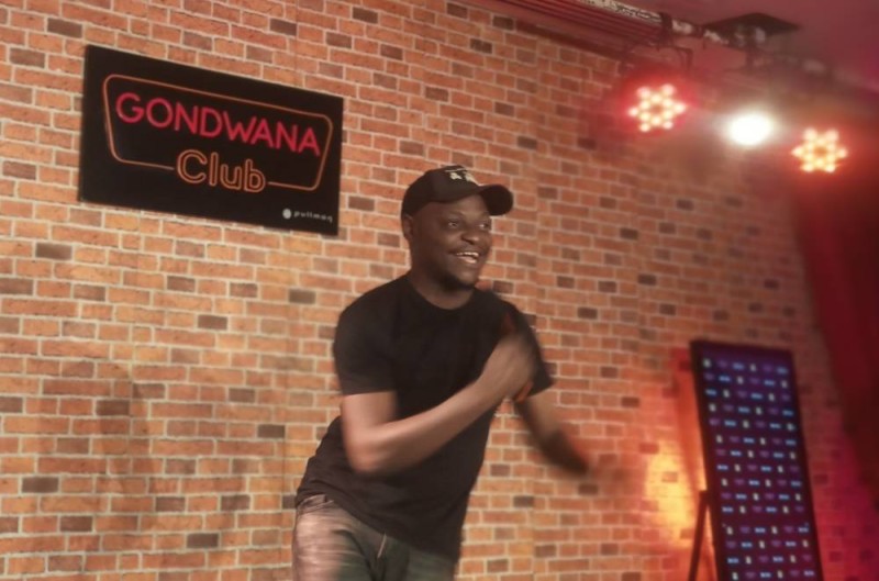 L'humoriste Willy Dumbo en action (Salif D. CHEICKNA)