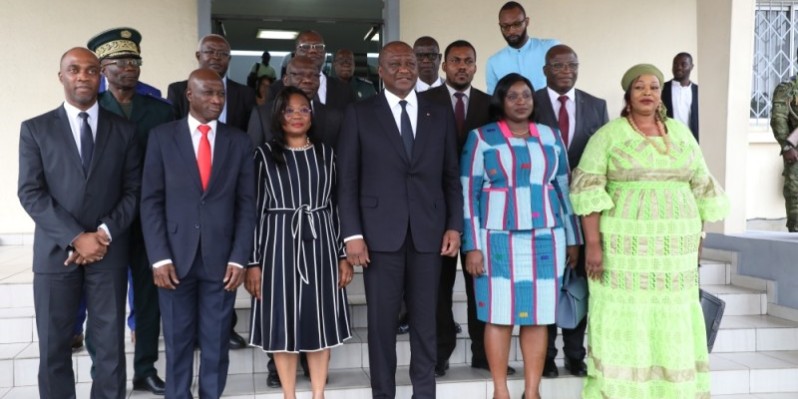 En présence d'Hamed Bakayoko, les partenaires techniques et financiers de ce vaste projet ont paraphé les documents afférents à la formation, l'encadrement pour la réinsertion des soldats retraités. (Bosson Honoré)