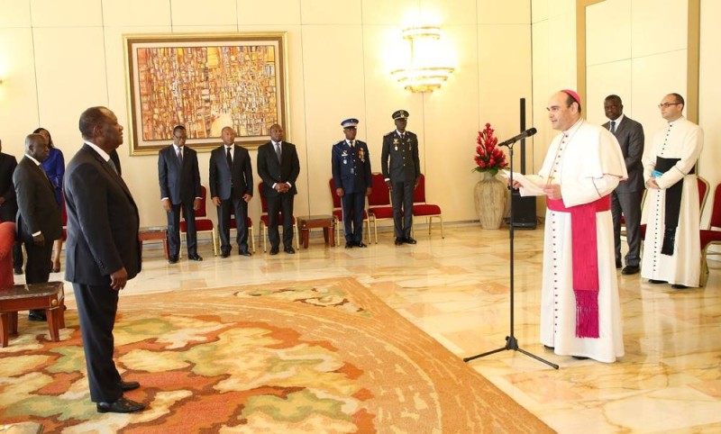 Nonce Apostolique, Monseigneur Paolo BORGIA (DR)