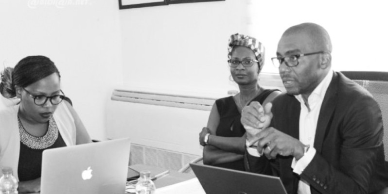 Le coordonnateur du Bcpe, Hermann Toualy (à droite), se réjouit de l’intérêt des autorités locales pour les projets d’insertion des jeunes. (DR )