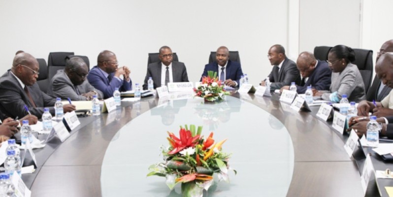 Séance de travail avec le ministre de la Décentralisation et de l’Administration du territoire pour accélérer l’opération d’enrôlement. (Joséphine Kouadio)