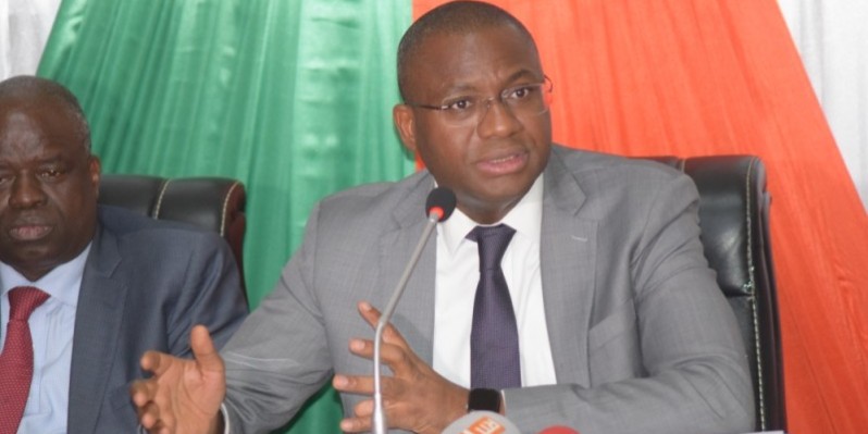 




Sidi Touré invite les présidents des mutuelles de Gbêkê à sensibiliser les populations à la paix.