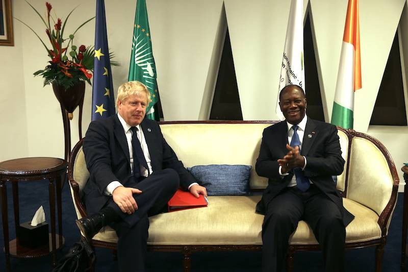 Le Chef de l'Etat ivoirien, Alassane Ouattara et le Premier ministre du Royaume-Uni, Boris Johnson