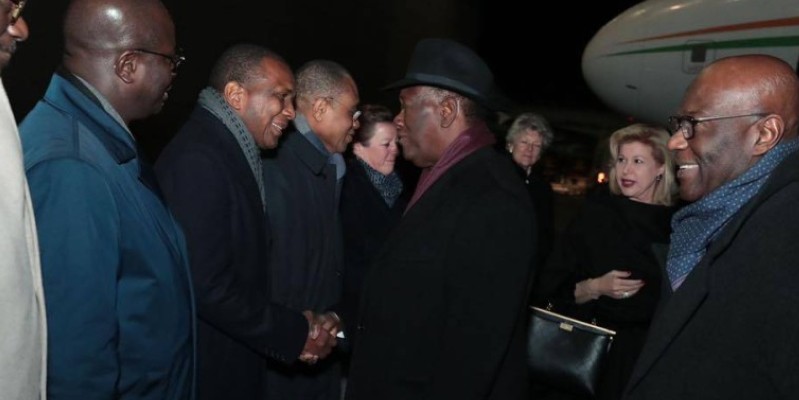 Le Chef de l'Etat ivoirien à son arrivée à Londres, samedi. (Présidence)