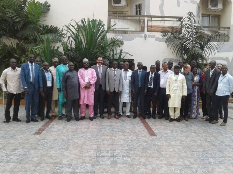 Photo de famille des participants pour immortaliser la rencontre. (DR)