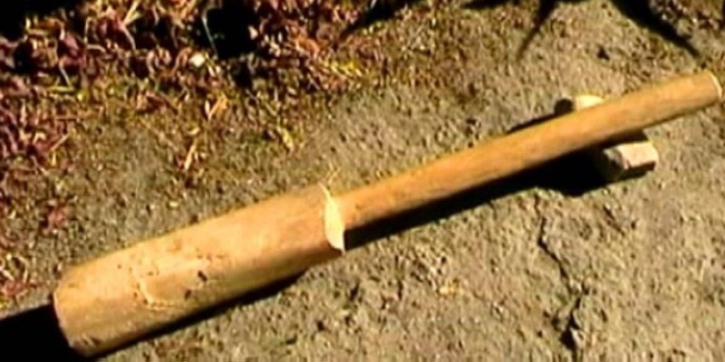 Un tue son père à coups de pilon. (DR)