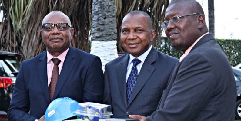 Le ministre des Mines, Jean-Claude Kouassi (au milieu). (DR)