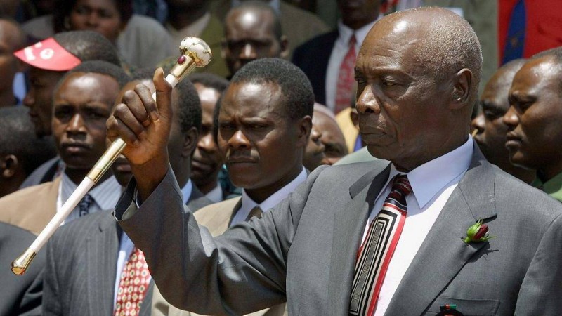 L'ancien président du KenyaDaniel arap Moi (DR)
