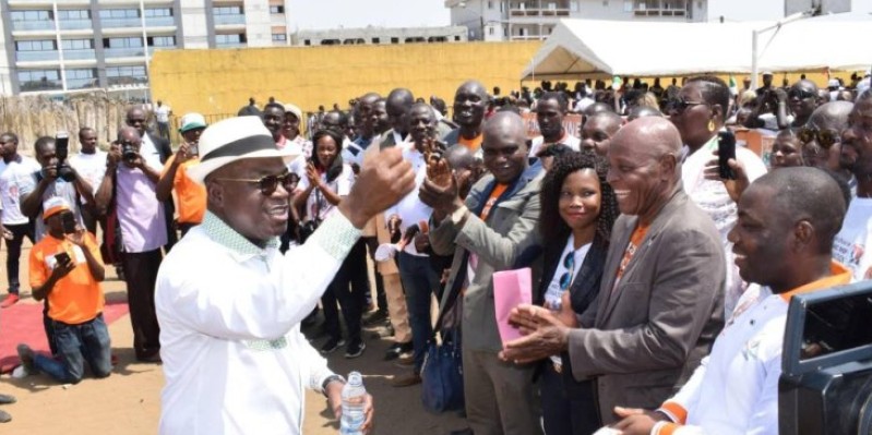 Le ministre Issa Coulibaly a procédé au baptême des membres de l’Alliance. (Dr)