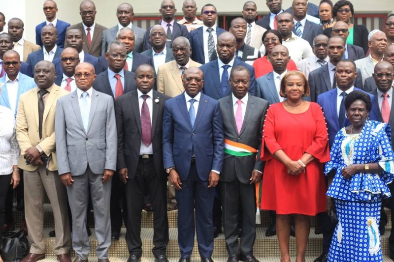 N'grouma Tano (au centre) a invité les chefs d’entreprise et les responsables locaux à explorer toutes les opportunités d’affaires. (DR)