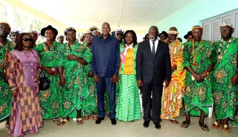 Amadou Gon et les les Rois et Chefs traditionnels de la Région du Gboklè (Primature)
