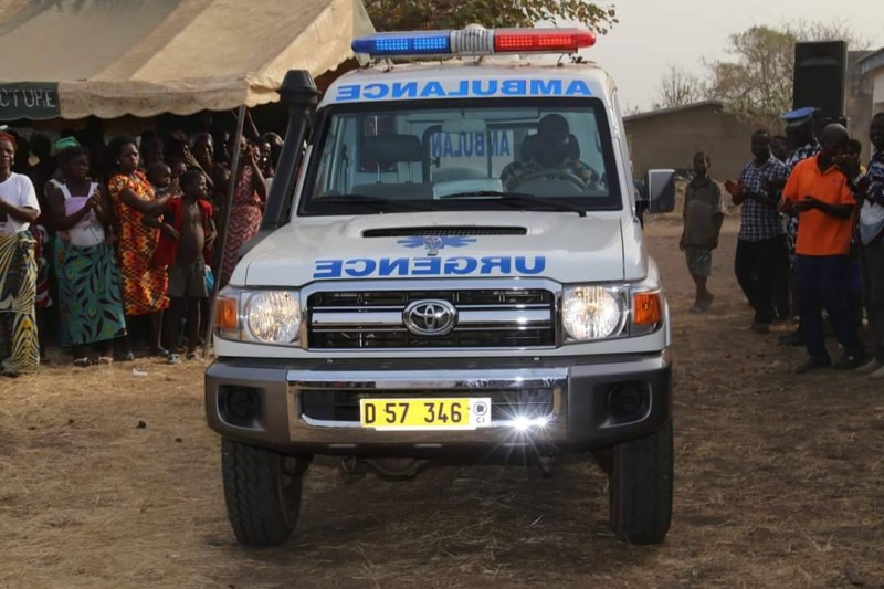 L'ambulance offerte par le ministre Sidi Touré à la Sous-préfecture de Kondrobo (DR)