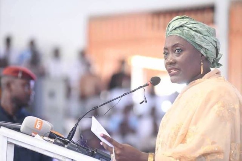 La Ministre de la Solidarité, de la Cohésion Sociale et de la Lutte contre la Pauvreté, le Professeur Mariatou Koné